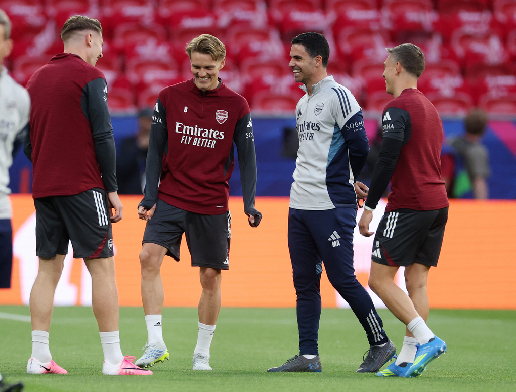 HLV Mikel Arteta và các học trò trong buổi tập làm quen sân Puskas Arena, Budapest, Hungary hôm 29/5/2026 trước thềm chung kết Champions League. Ảnh: Reuters