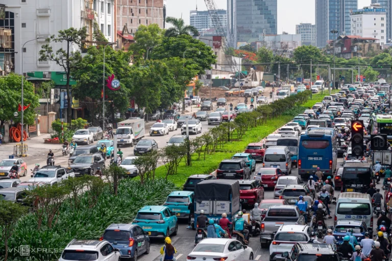 Hiện trạng tuyến đường dự kiến phân làn đảo chiều ở Hà Nội