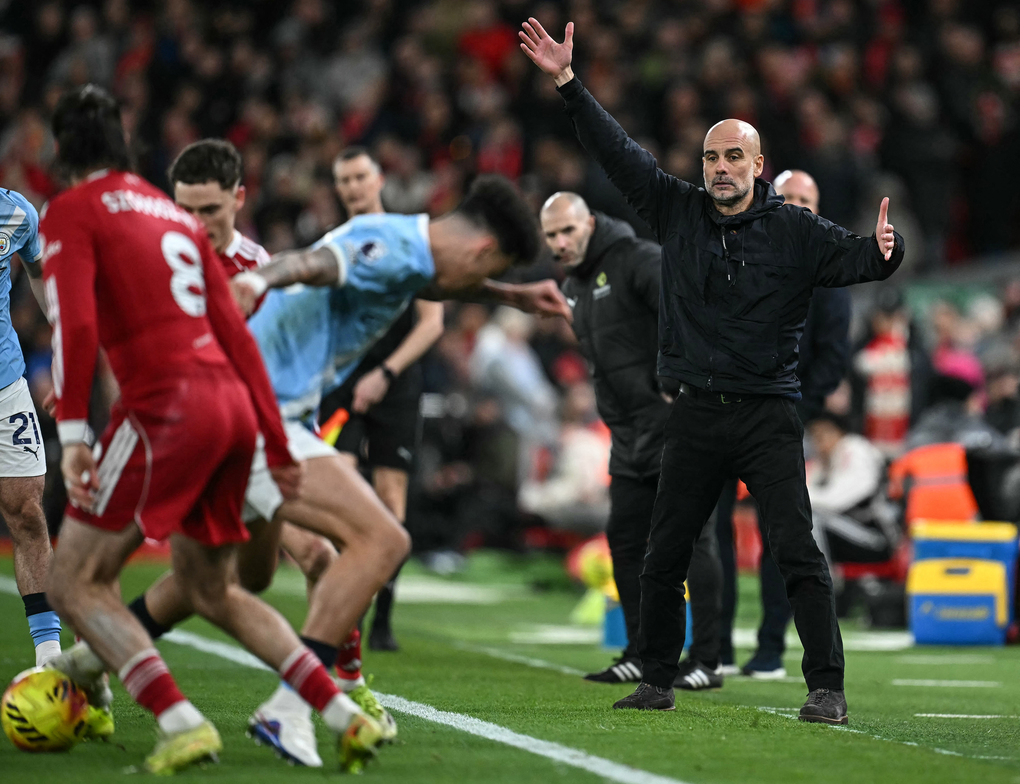 HLV Pep Guardiola chỉ đạo trong trận Man City thắng chủ nhà Liverpool 2-1 trên sân Anfield ở vòng 25 Ngoại hạng Anh ngày 8/2/2026. Ảnh: AFP