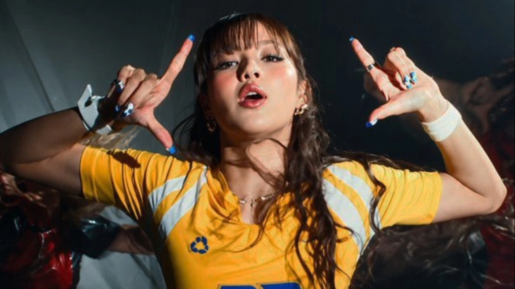 Lisa trong MV Goals. Ảnh: FIFA