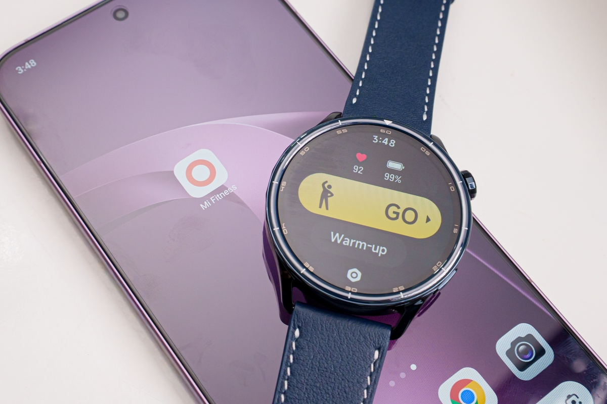 Watch 5 có nhiều tính năng thông minh hơn nhưng những mẫu dùng HyperOS như Watch S5 lại được người dùng yêu thích thể thao chuộng hơn. Ngoài pin tốt, model này vẫn có khả năng định vị chính xác không thua kém. Phiên bản mới được nâng cấp hệ thống GNSS băng tần kép, ghi lại lộ trình chính xác cho các hoạt động ngoài trời như chạy bộ, đạp xe và leo núi. Model này cũng hỗ trợ nhận diện một vài thông số chi tiết hơn cho các bộ môn dùng vợt. Sản phẩm hỗ trợ hơn 150 chế độ tập luyện thể thao khác nhau, có thể chọn các bộ môn yêu thích để dễ dàng truy cập từ màn hình nhỏ. Theo Xiaomi, model này dùng cảm biến nhịp tim mới, cho độ chính xác khi đo nhịp tim đạt 98,4%.