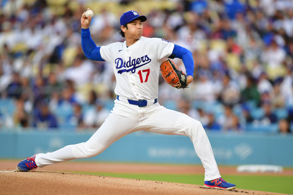 Shohei Ohtani ném bóng trong trận Los Angeles Dodgers gặp San Francisco Giants tại sân Dodger, Los Angeles, California, Mỹ ngày 13/5/2026. Ảnh: Reuters