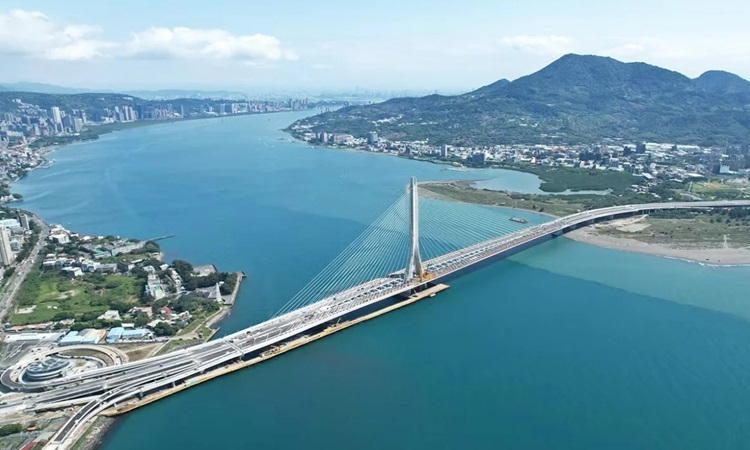 Cầu dây văng một trụ dài nhất thế giới