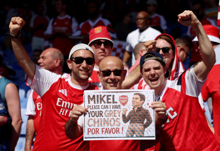 CĐV Arsenal trên khắp thế giới mừng vô địch Ngoại hạng Anh