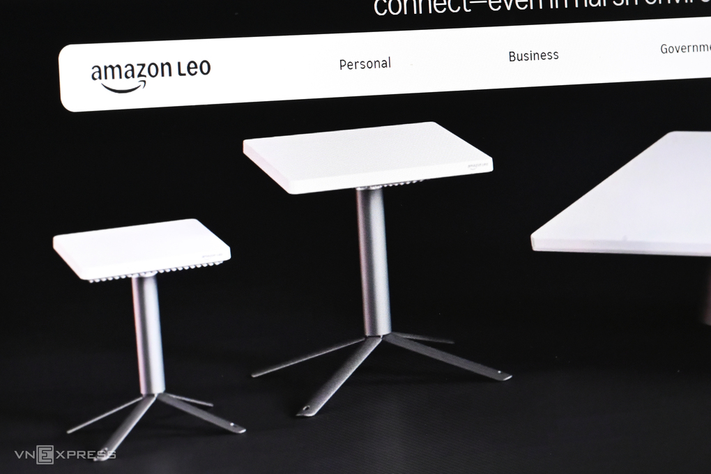 Hình ảnh thiết bị thu phát tín hiệu vệ tinh trên website của Amazon. Ảnh: Trọng Đạt