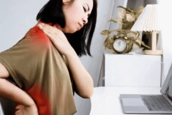 4 bài tập giãn cơ giúp giảm đau lưng cho dân văn phòng