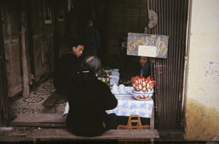 Hàng quán Hà Nội thập niên 1980-1990 qua ống kính