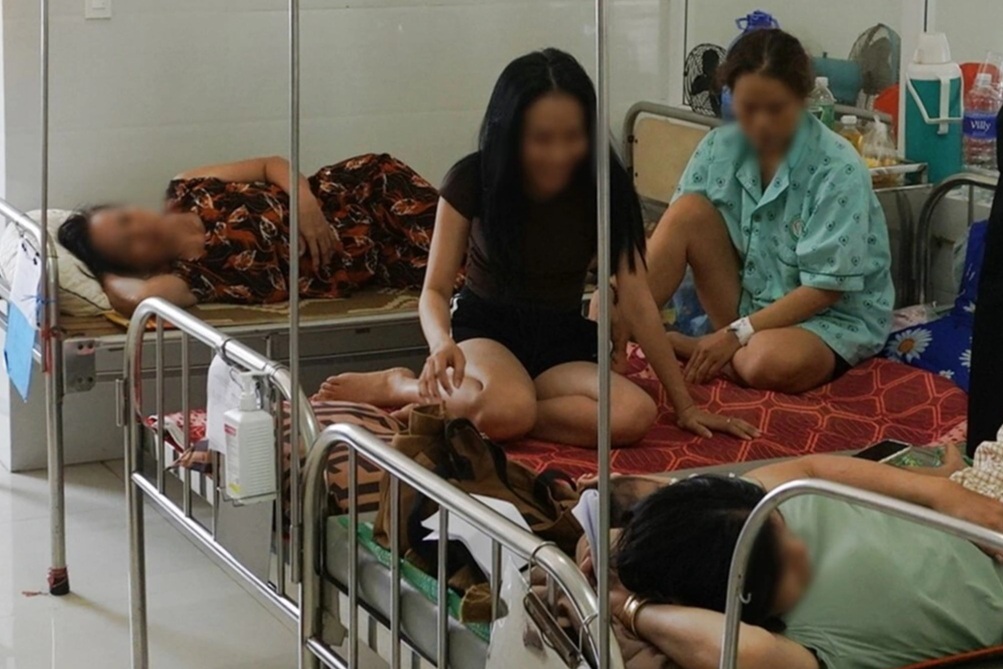 Hạn chế thức ăn đường phố không rõ nguồn gốc sau vụ 89 người nghi ngộ độc