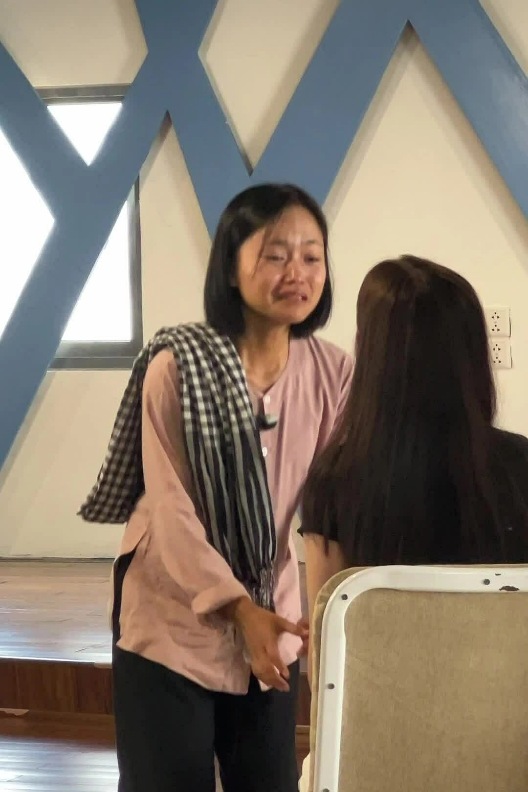 Diễn viên Khánh Ly thử vai anh hùng Võ Thị Sáu ở buổi casting hôm 18/5 tại TP HCM. Video: Đoàn phim cung cấp