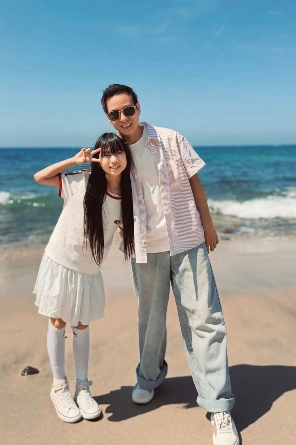 Cherry, 13 tuổi, cũng được cha dìu dắt với một số vai nhỏ. Minh Hà cho biết con gái năng động, sống tình cảm, thích học nhảy, từng cùng bạn đoạt giải A trong một cuộc thi vũ đạo tại trường.