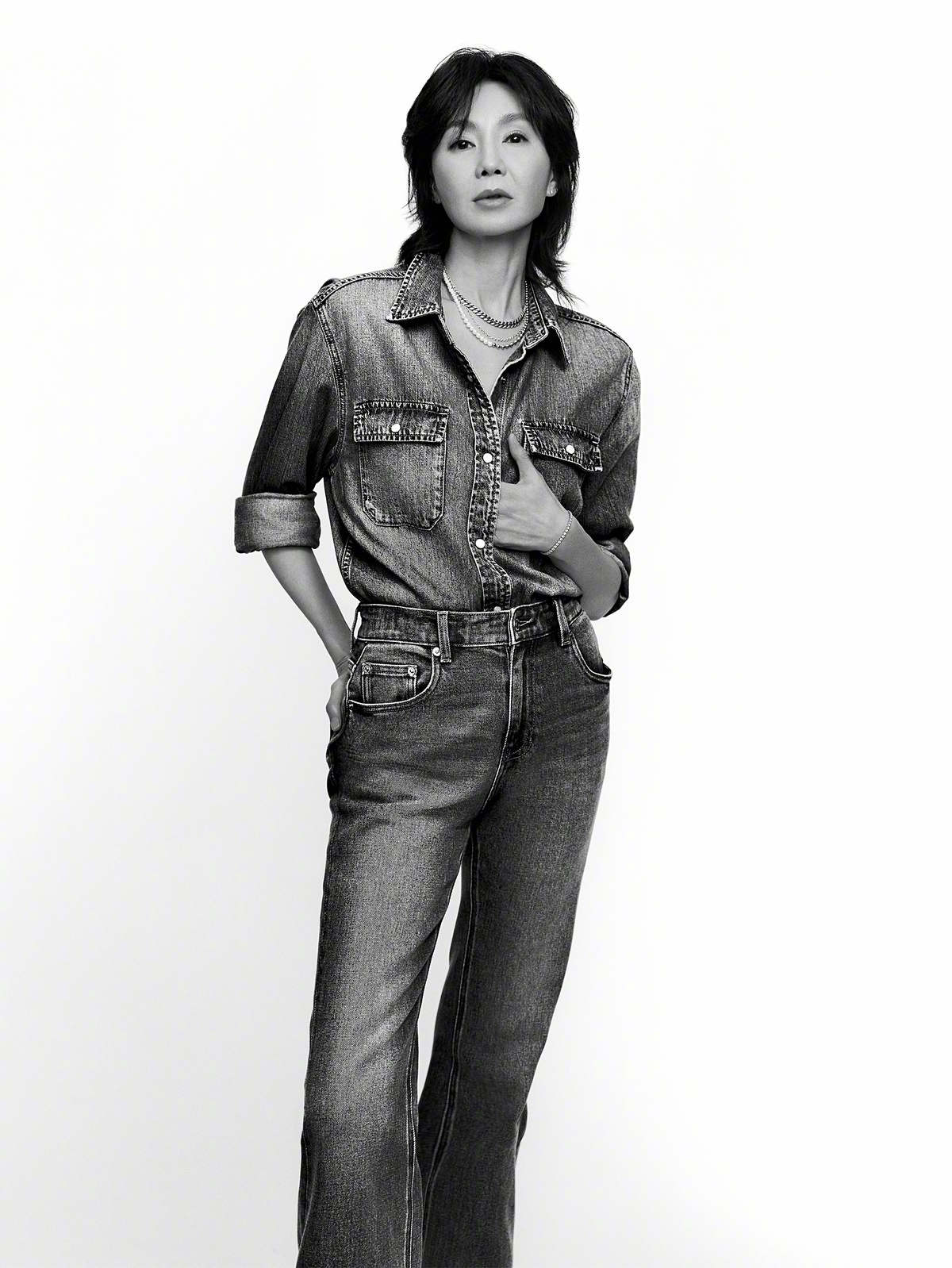 Mạn Ngọc diện "cây" denim.