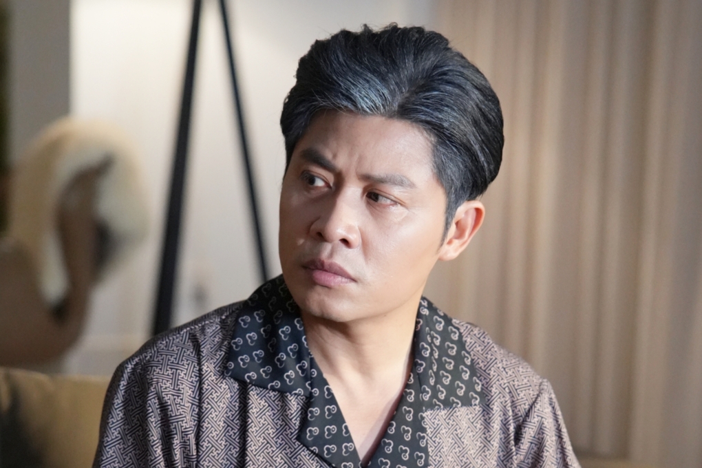 Tạo hình vai đại gia Mạnh của Nguyễn Văn Chung. Ảnh: Đoàn phim cung cấp