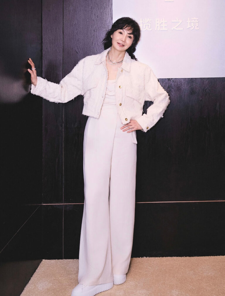 Vẻ thanh lịch của Trương Mạn Ngọc