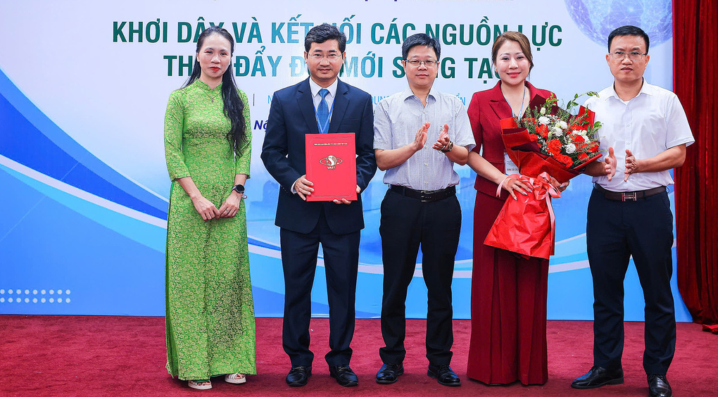 Ra mắt Câu lạc bộ Ươm tạo và Khởi nghiệp thuộc Trung tâm Đổi mới sáng tạo công nghệ cao, Viện Hàn lâm khoa học và công nghệ Việt Nam. Ảnh: Hoàng Hiếu