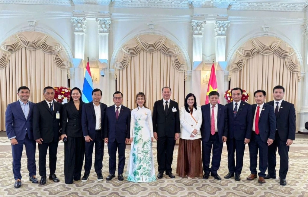Lãnh đạo Vietjet và EECO tại Tòa nhà Chính phủ Thái Lan. Ảnh: Tài Nguyễn