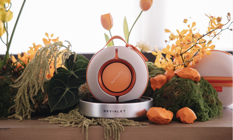 Devialet ra mắt loa Mania phối màu mới trên du thuyền