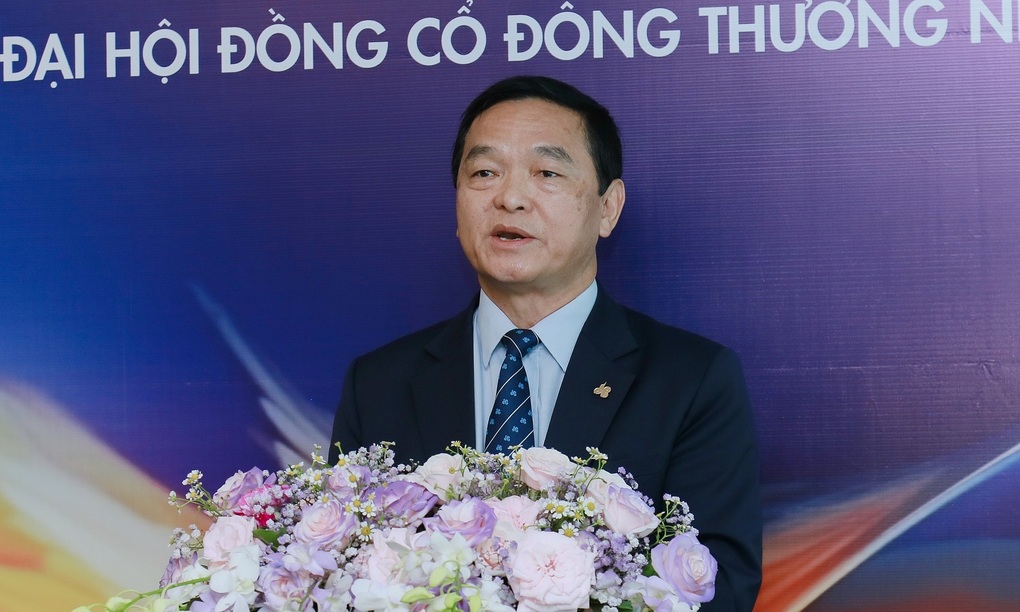 Ông Lê Viết Hải, Chủ tịch Hội đồng quản trị Tập đoàn Xây dựng Hòa Bình, phát biểu tại phiên họp thường niên chiều 26/6. Ảnh: HBC