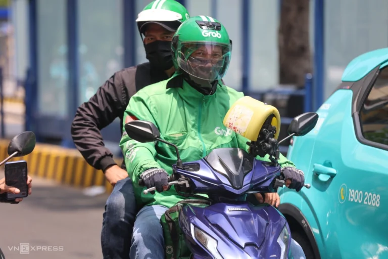 Hơn thập kỷ tài xế công nghệ 'mắc kẹt trong vỏ bọc đối tác'