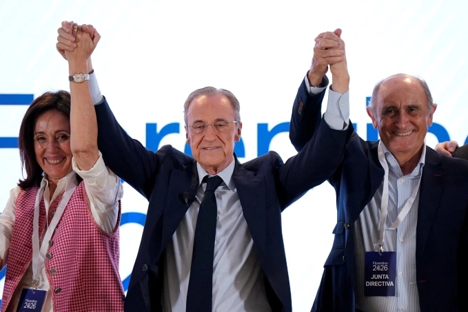 Florentino Perez ăn mừng sau khi tái đắc cử Chủ tịch Real Madrid nhiệm kỳ thứ 8 tại khách sạn Eurobuilding, Madrid, Tây Ban Nha trong cuộc bầu cử ngày 7/6/2026. Ảnh:Reuters