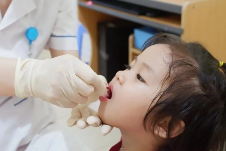Nên sử dụng thực phẩm giàu chất béo tự nhiên sau khi trẻ uống vitamin A