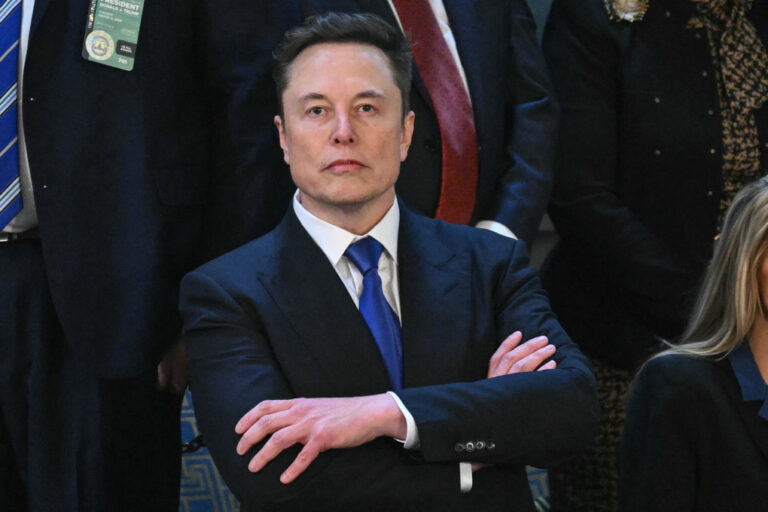 Elon Musk: 'Tương lai tiền sẽ không còn quan trọng'