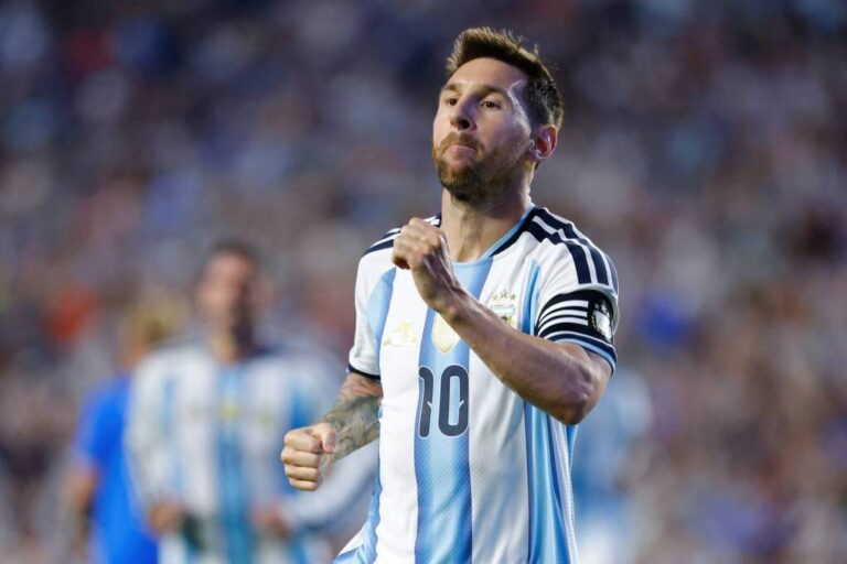 Messi ghi bàn thứ 117 cho Argentina