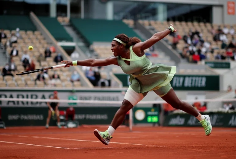 Serena Williams trở lại thi đấu