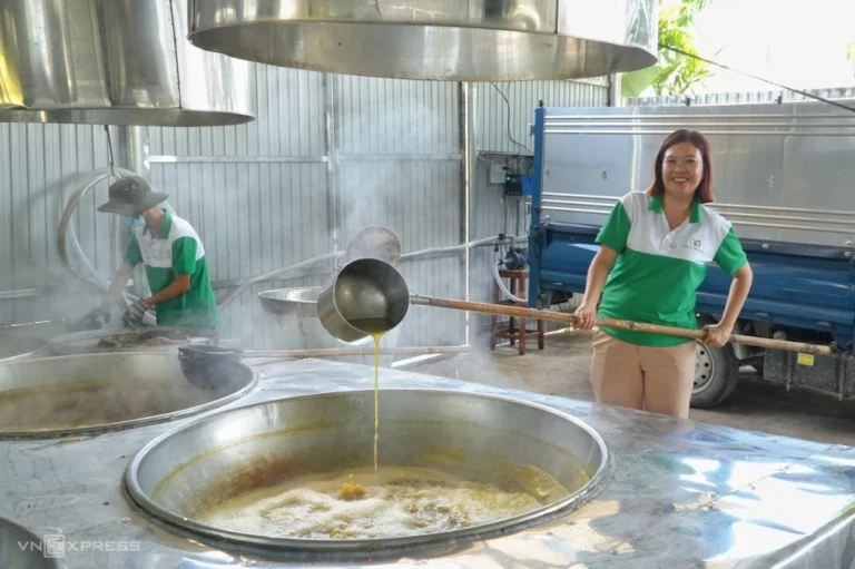 Người phụ nữ đưa mật mía Quảng Ngãi ra nước ngoài