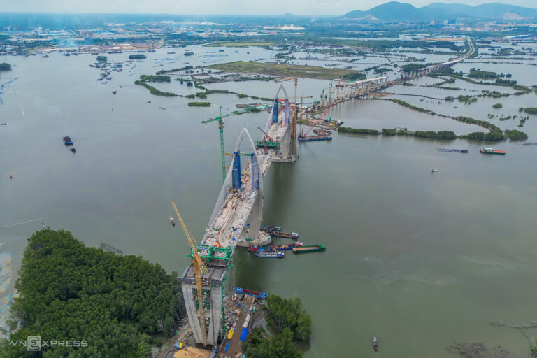 Cầu nối cao tốc Bến Lức – Long Thành với cảng Cái Mép trước hợp long
