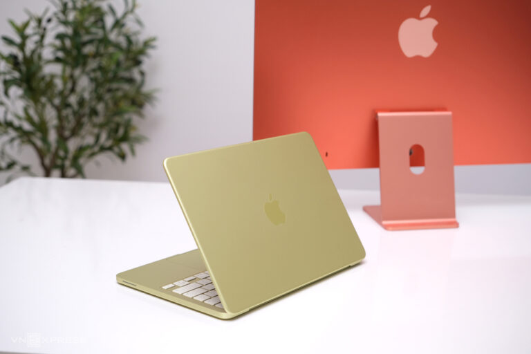 MacBook, iPad đồng loạt tăng giá mạnh tại Việt Nam