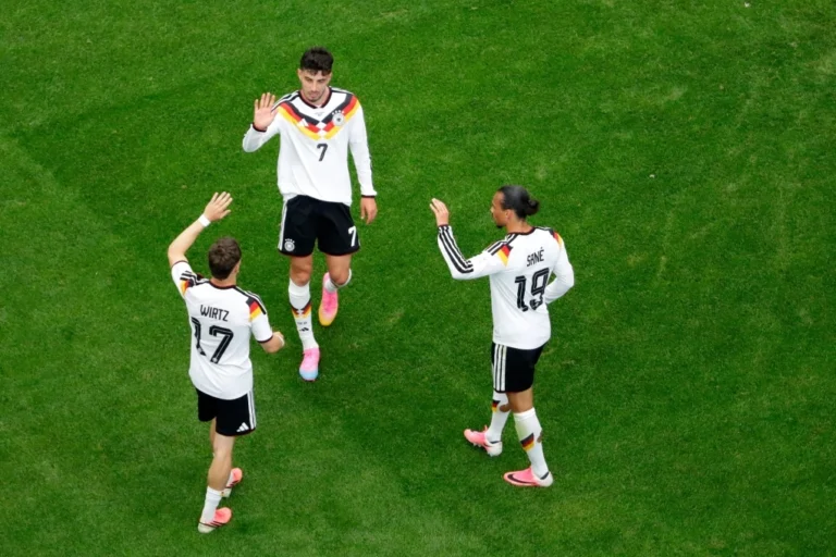 Đức phá kỷ lục ghi bàn World Cup