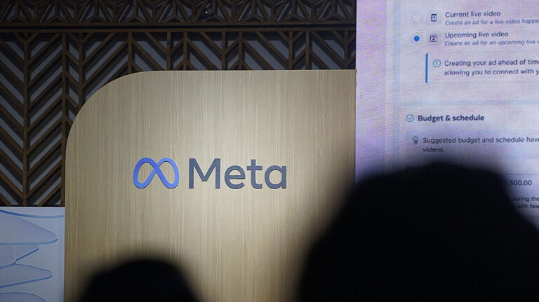 Meta dừng theo dõi máy tính nhân viên