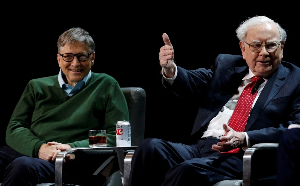 Warren Buffett hoãn quyên góp cho quỹ từ thiện của Bill Gates