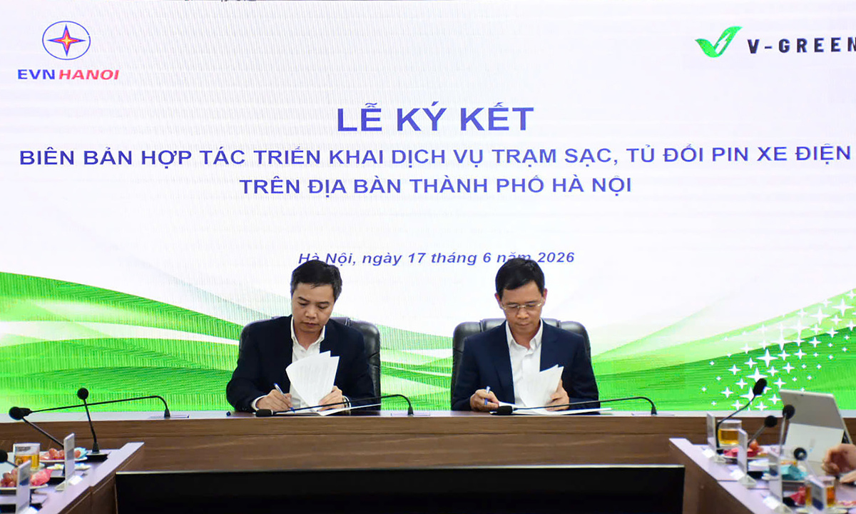 V-Green hợp tác EVN Hà Nội lắp 10.000 tủ đổi pin xe máy điện