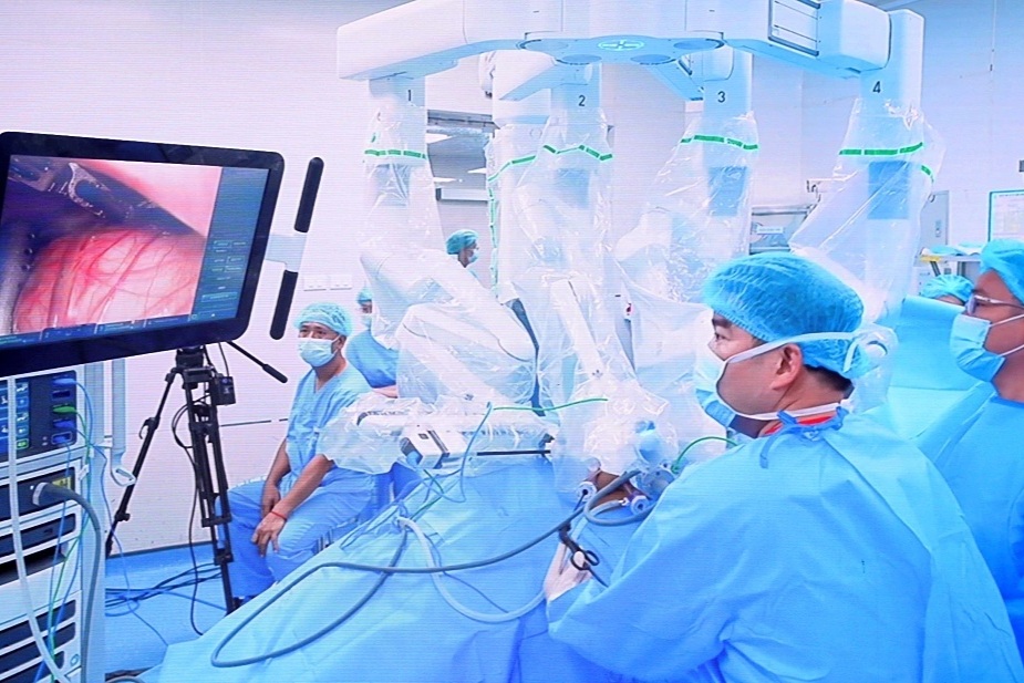 Bệnh viện Đại học Y Hà Nội triển khai hệ thống phẫu thuật robot mới