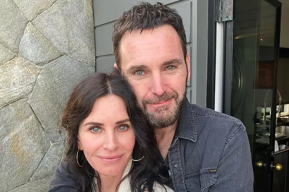 Courteney Cox chia tay tình trẻ sau 13 năm bên nhau