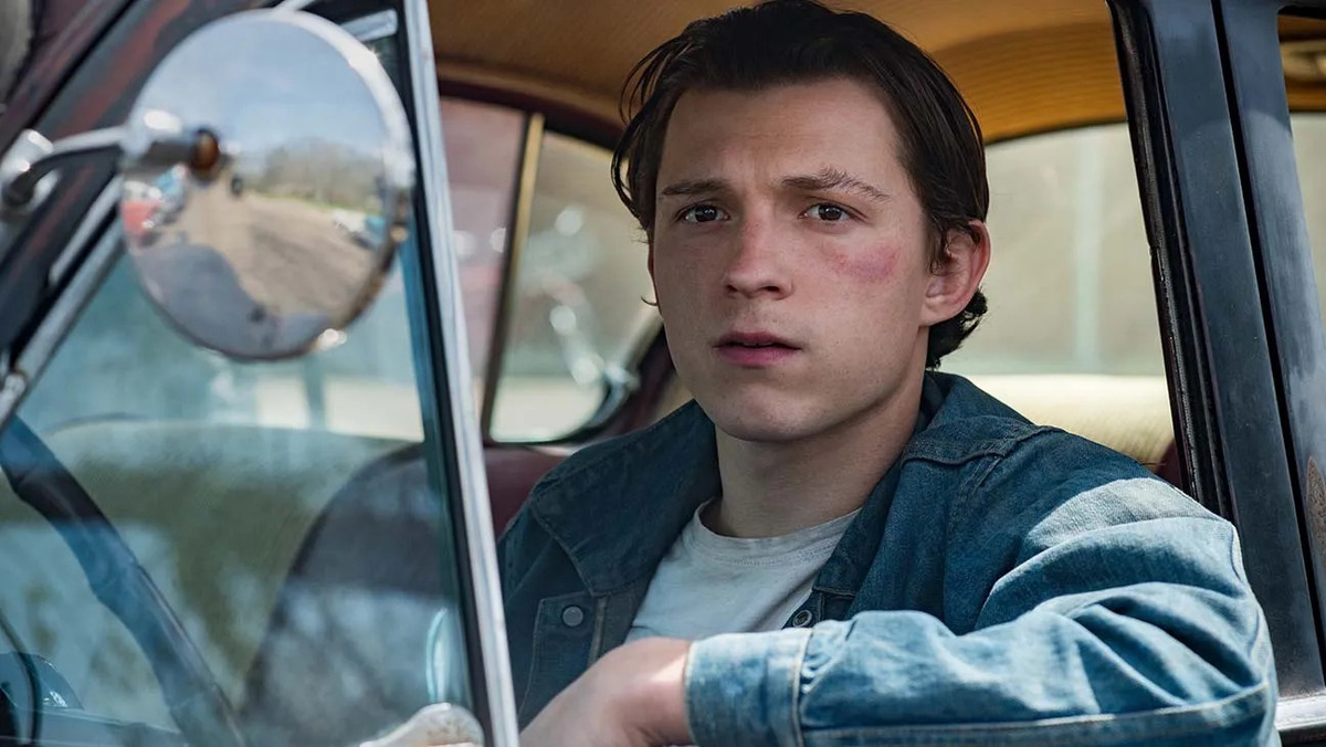 Tom Holland Tom Holland là một trong số ít diễn viên công khai mong muốn trở thành James Bond. Trên podcast Variety's Awards Circuit, ngôi sao Spider-Man từng tiết lộ anh đề xuất ý tưởng về một bộ phim kể nguồn gốc của 007 và nhiều lần nói sẵn sàng đảm nhận vai diễn. Với sức hút toàn cầu và mối quan hệ lâu năm với nhà sản xuất Amy Pascal của Spider-Man và 007, Holland, 30 tuổi, có thể mang lại giá trị thương mại cho loạt phim. Ảnh: Netflix