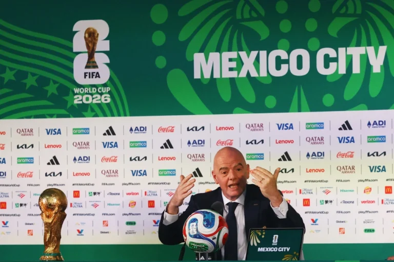 Chủ tịch FIFA: 'World Cup nên tăng lên 64 hoặc 208 đội để Italy có vé'