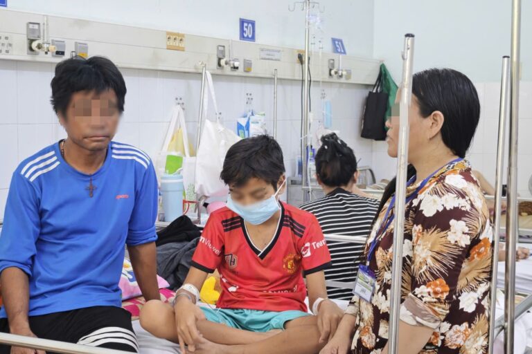 Bệnh viện ở TPHCM liên tiếp cấp cứu trẻ nguy kịch vì những lý do không ngờ
