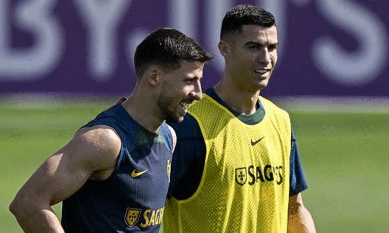 Trung vệ Bồ Đào Nha: 'Chúng tôi cũng phải chịu trách nhiệm, không chỉ Ronaldo'