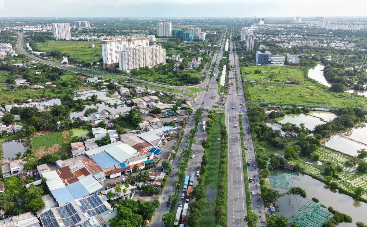 Điểm cuối dự án tại nút giao đường Nguyễn Văn Linh với đường song hành quốc lộ 50, thuộc xã Bình Hưng, huyện Bình Chánh cũ.