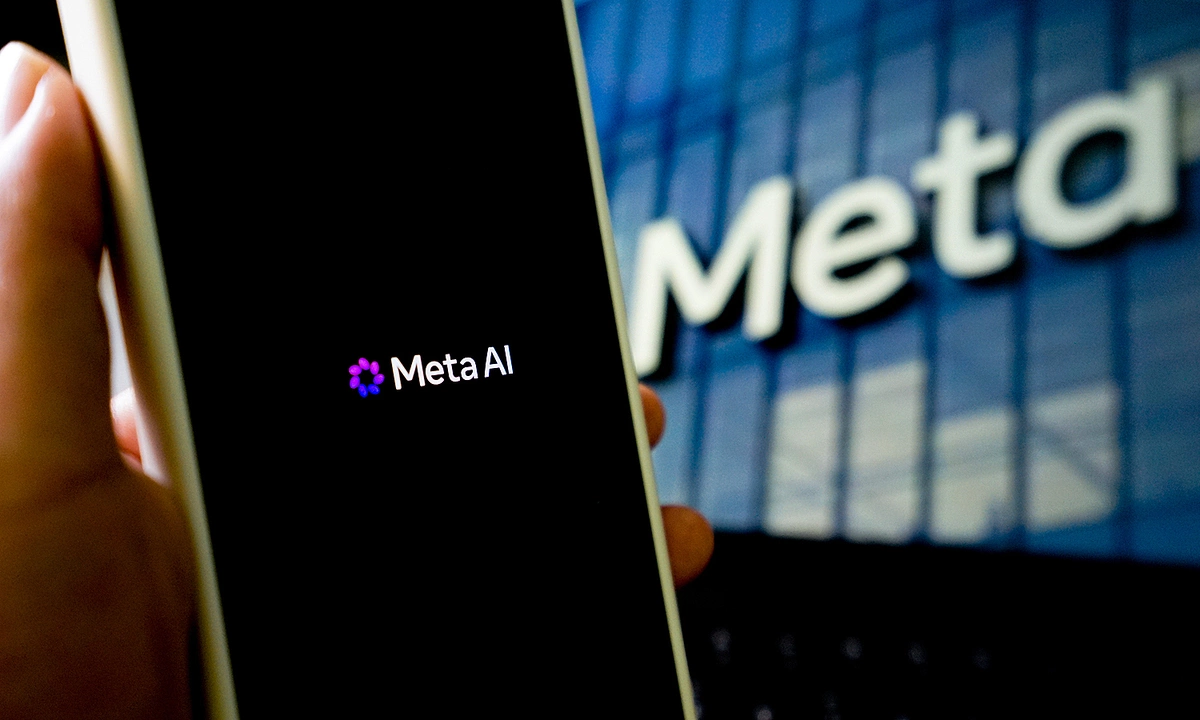 Hỗn loạn bên trong Meta