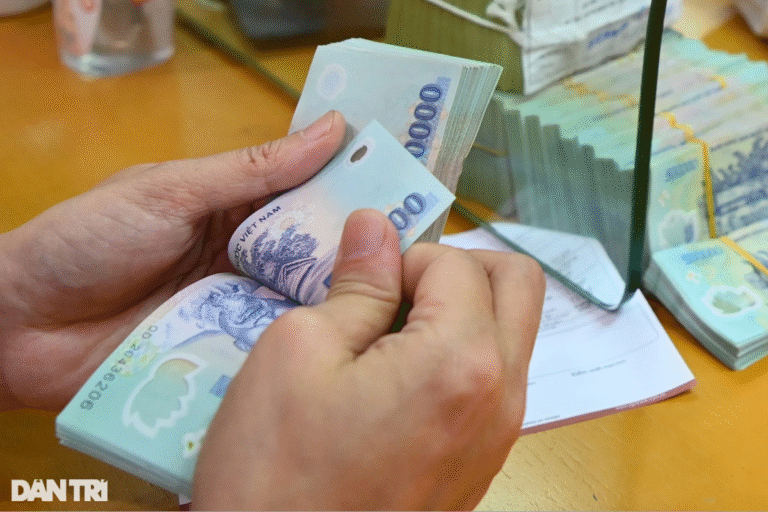 Gửi tiền ngân hàng nào nhận lãi cao nhất tháng 6?