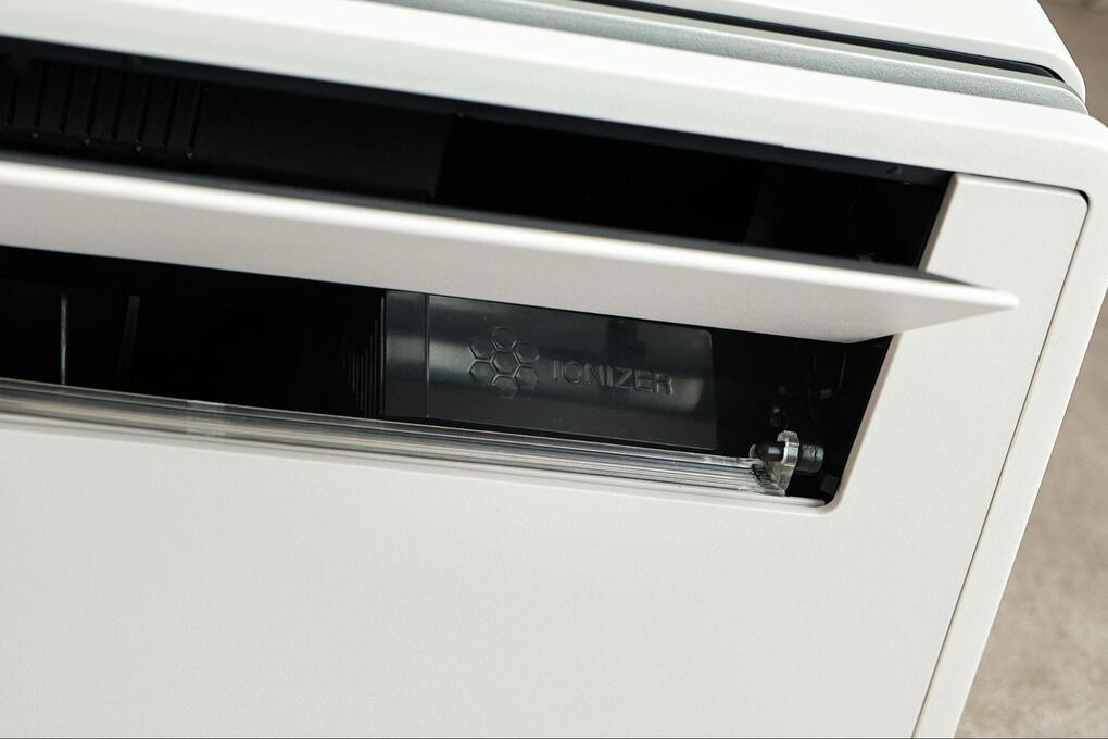 Dualcool AI diệt khuẩn 99,9% và duy trì độ ẩm 60% để bảo vệ làn da lẫn hệ hô hấp. Ảnh: LG