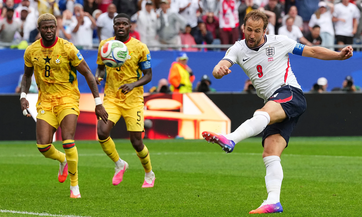 HLV Tuchel sốc với pha bỏ lỡ của Kane