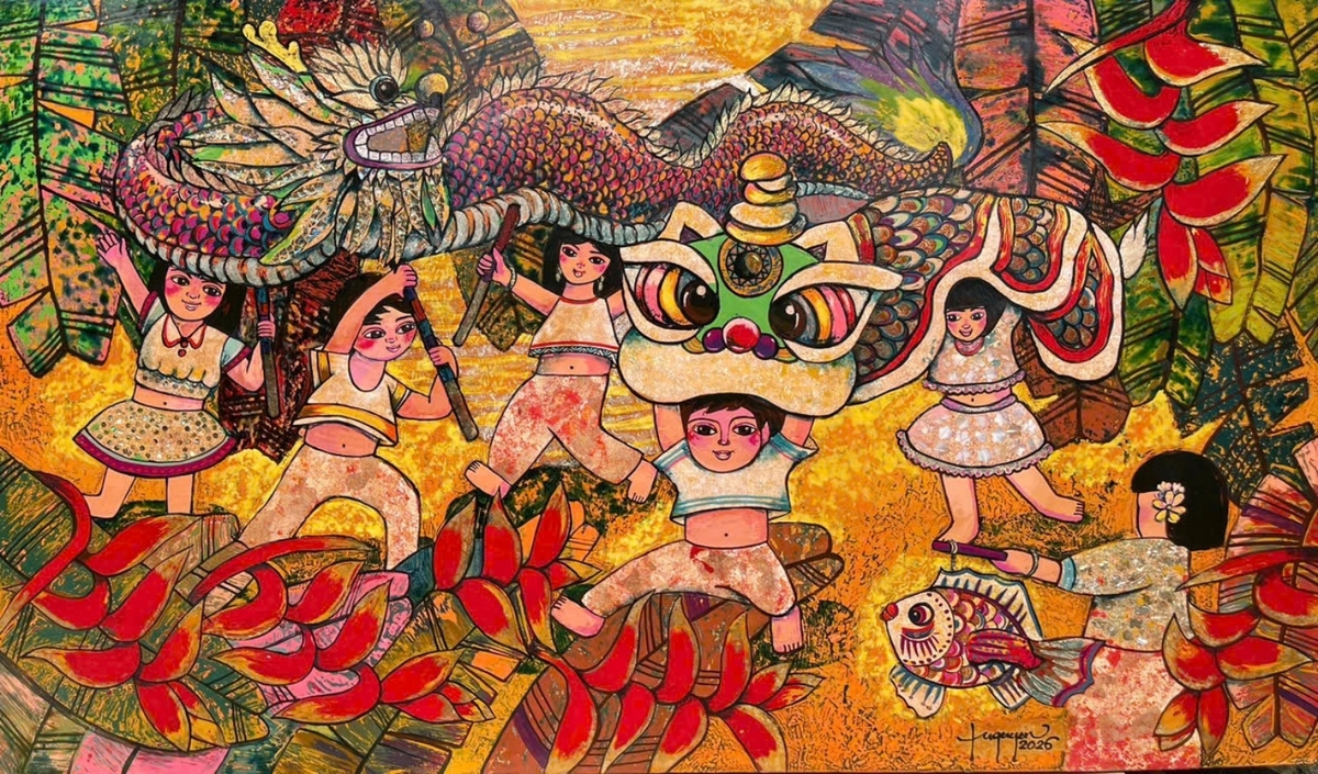 Múa lân, múa rồng, rước đèn trong đêm Trung thu.
