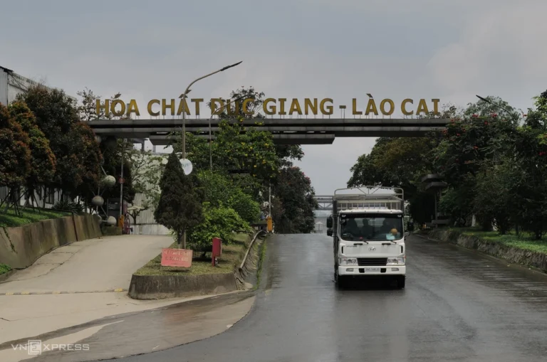 Cổ phiếu Hóa chất Đức Giang vào diện cảnh báo