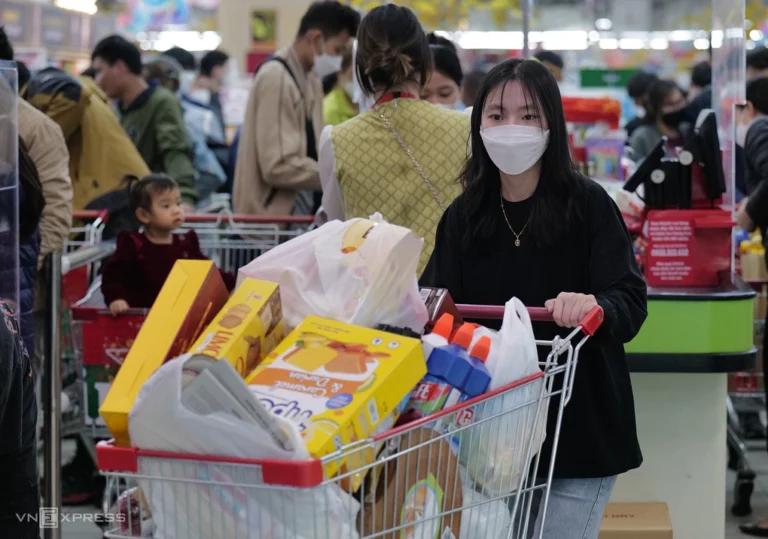 Vì sao Việt Nam chưa cấm được túi nylon, nhựa một lần?