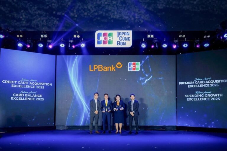 LPBank ghi dấu ấn trên thị trường thẻ với 4 giải thưởng từ JCB