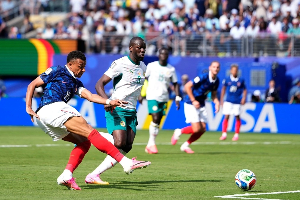 Mbappe ghi bàn mở tỷ số cho tuyển Pháp trong trận thắng Senegal 3-1 ở bảng I World Cup 2026 trên sân MetLife tại East Rutherford, bang New Jersey, gần New York, Mỹ ngày 16/6. Ảnh: AP